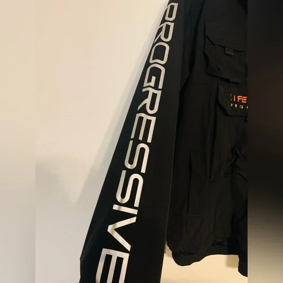 LIFE CODE
J03. BLACK PULLOVER WINDBREAKER
Like New Condition - Picture 10 of 10